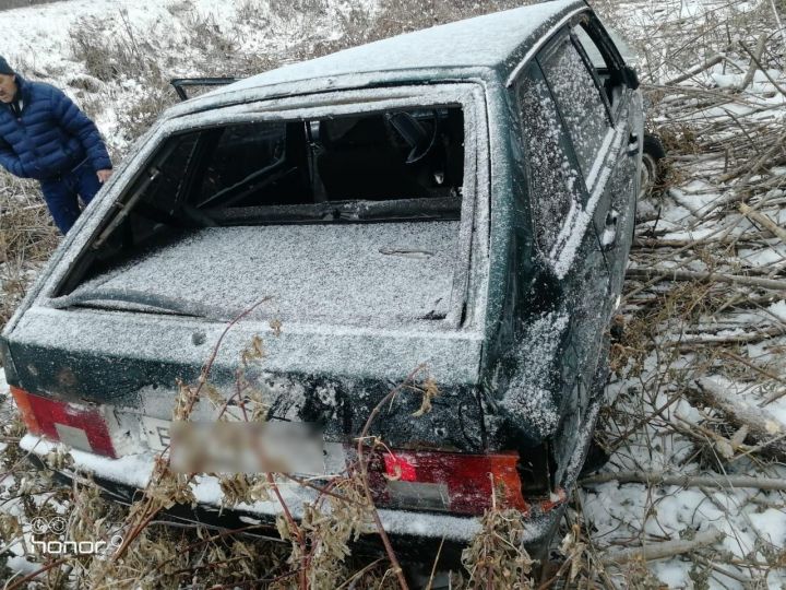 Фото: 21-летний водитель "Лады" на большой скорости вылетел в кювет и погиб