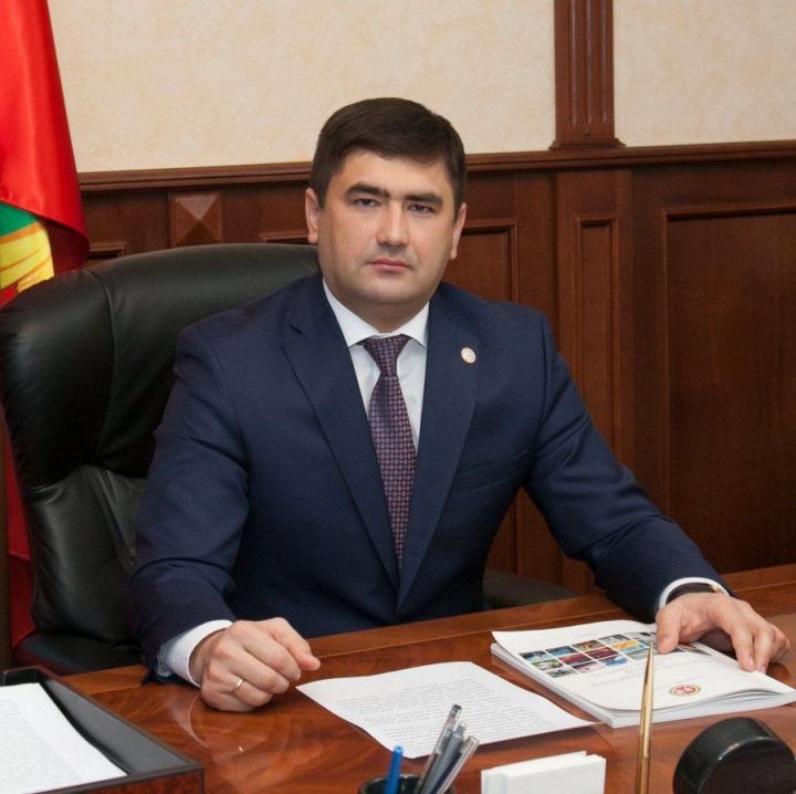 Сергей Димитриев поздравляет жителей и гостей района с Новым годом