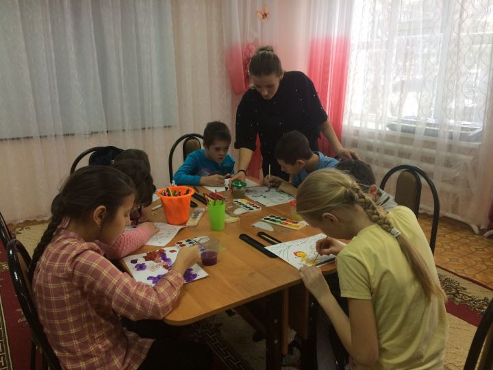 Реабилитанты центра «Милосердие»  рисовали детство