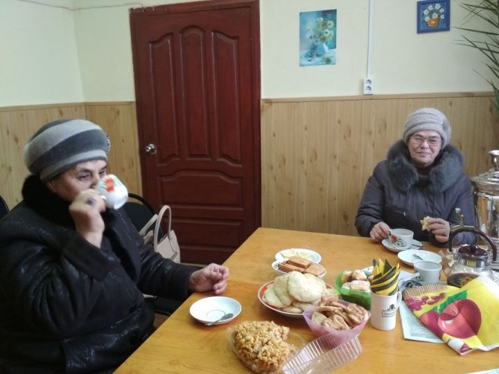 В редакции проходит День чая