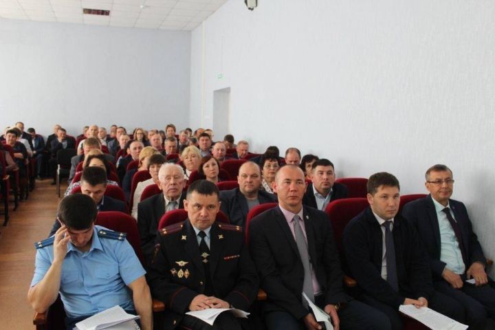 В Кукморе на заседании АТК обсудили вопрос антитеррористической защищенности в период Сабантуя