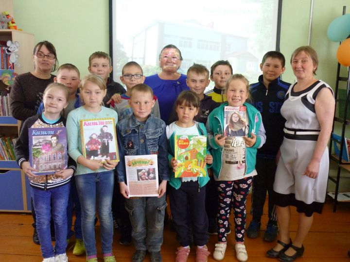 Урок-презентацию «Чудесная страна Библиотека» провели для детей в Кукморе