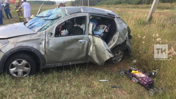 Фото: Водитель уснул за рулем и вылетел с трассы в Пестречинском районе