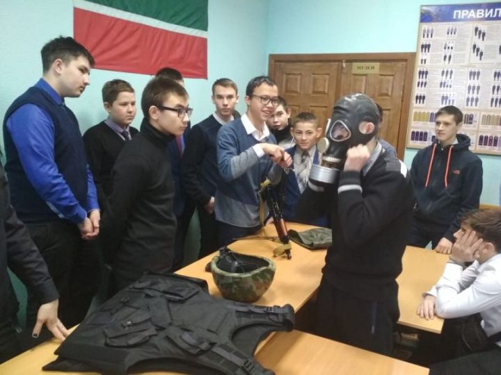 В Кукморе «Студенческий десант» высадился в отдел полиции