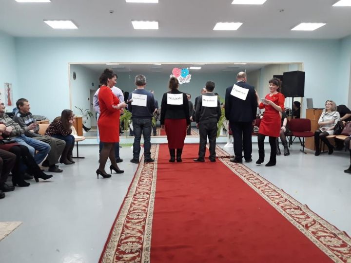 В Кукморе состоялась  встреча клуба знакомств «Два сердца»