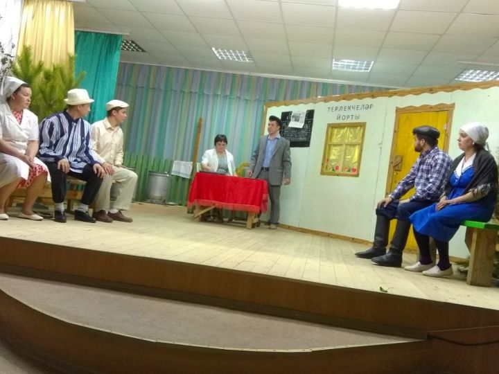 В Сардекбашском сельском доме культуры представили спектакль Юнуса Аминова