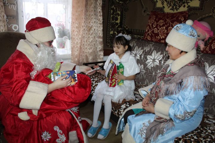 Сотрудники "районки" побывали на новогодних гастролях в Янцобино