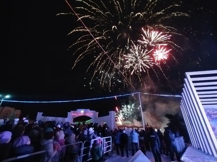 Новогодний салют в Кукморе прогремит не в последний день декабря