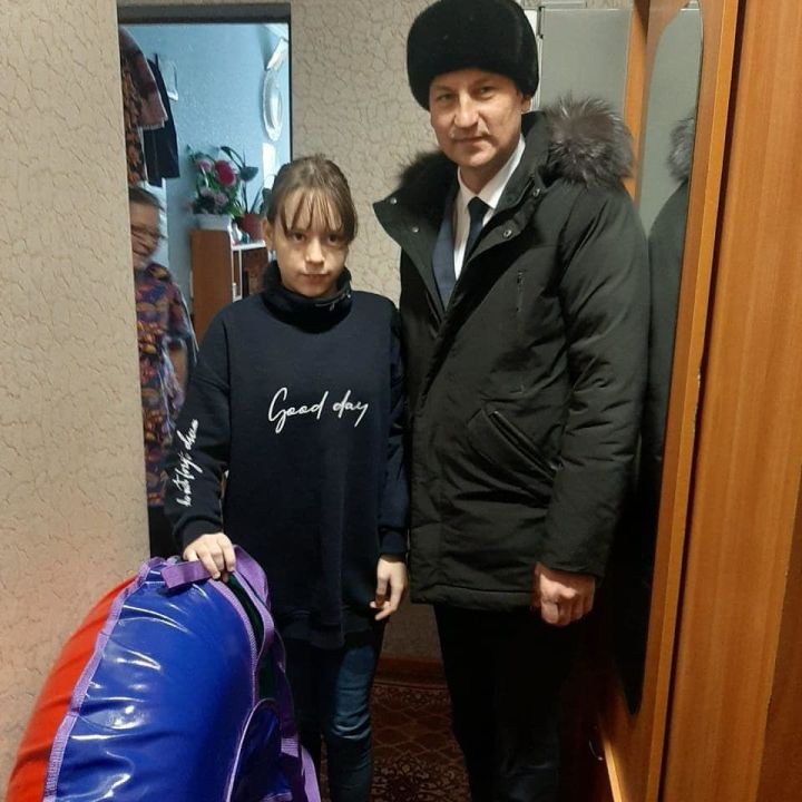 Ильфат Ахмадуллин исполнил мечту 14-летней Алины Гариповой из Кукмора
