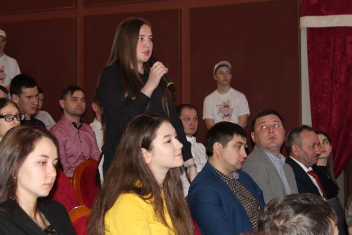 Илюза Галявиева: Важно прислушиваться к мнению молодежи