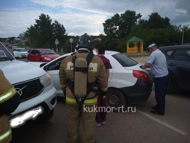 В Кукморском районе в столкновении двух легковушек пострадал один из водителей