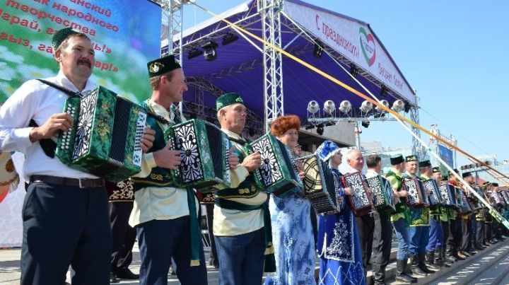 В Татарстане пройдет флешмоб гармонистов в рамках праздника «Играй, гармонь!»