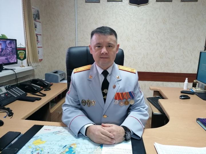 Рамиль Нургалиев поздравил сотрудников органов внутренних дел с профессиональным праздником