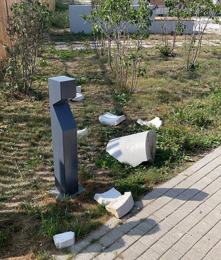 В кукморском парке разобрали брусчатку и разбили арт-объект