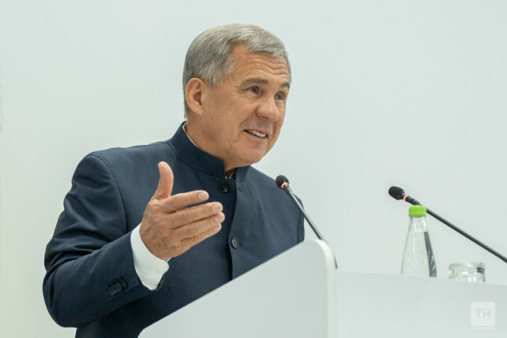 Президент Татарстана поручил оперативно реагировать на сообщения о нападениях бездомных собак