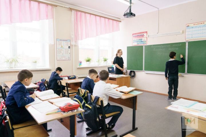 В Татарстане увеличили размер ежемесячной надбавки к зарплате молодых педагогов