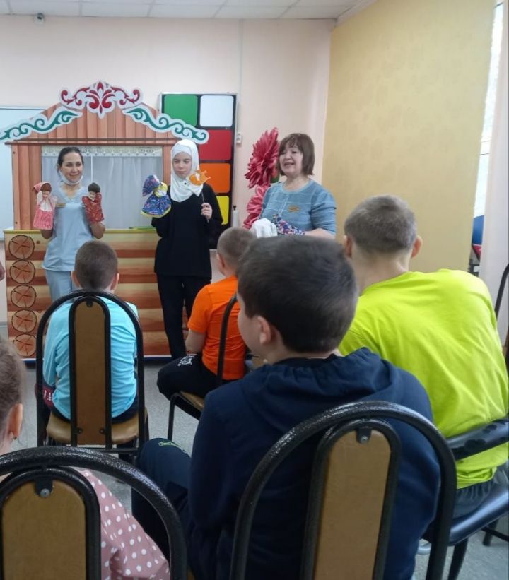 Реабилитанты Кукморского центра «Милосердие» посмотрели кукольный спектакль