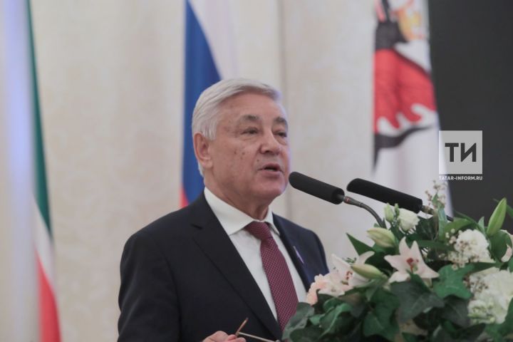 Фәрит Мөхәммәтшин Россия Федерациясе Конституциясе көне белән котлады