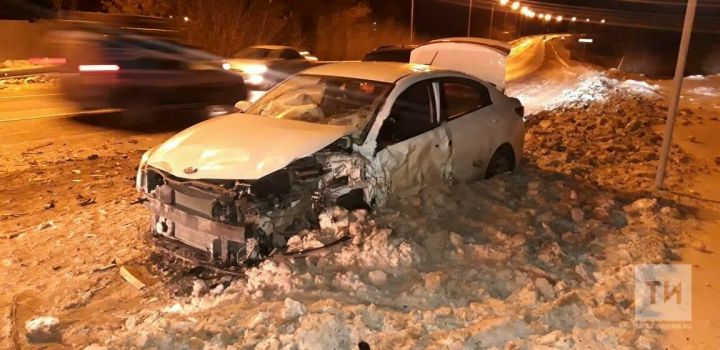 В Татарстане в лобовом столкновении двух авто один водитель погиб, второй с травмами в больнице
