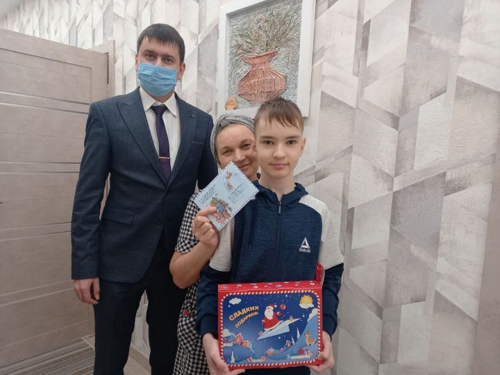Директор Кукморского центра «Тылсым» принял участие в акции «Елка желаний»
