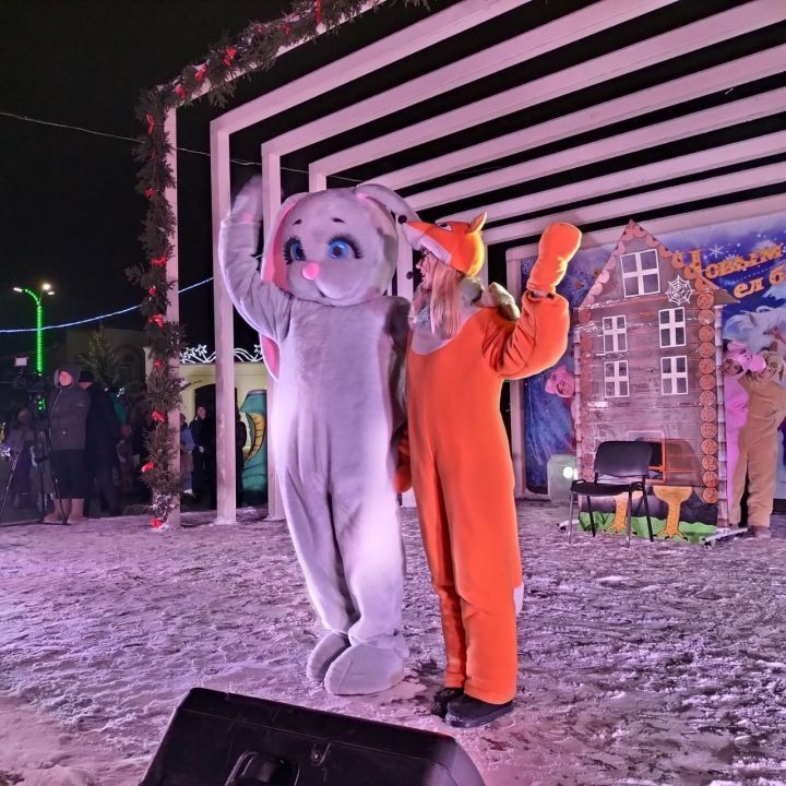Прямой эфир: В Кукморе прошло народное новогоднее гуляние «Ну заяц, погоди!»