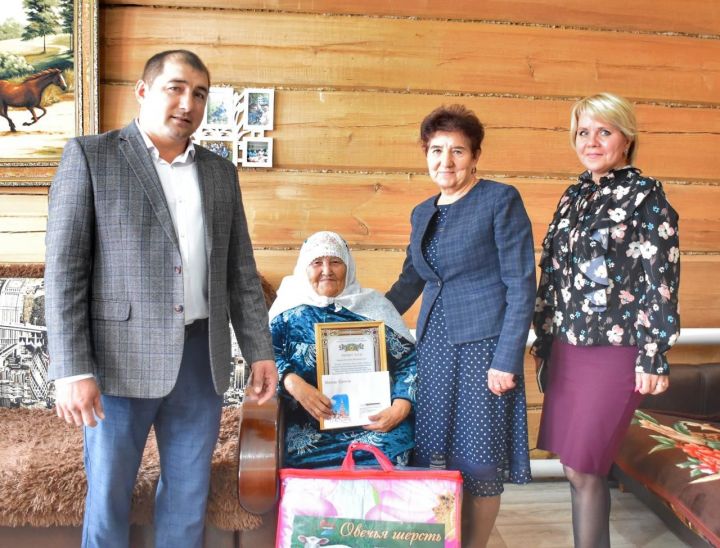 Труженице тыла из Кукморского района Фагилабану Ибрагимовой исполнилось 90 лет
