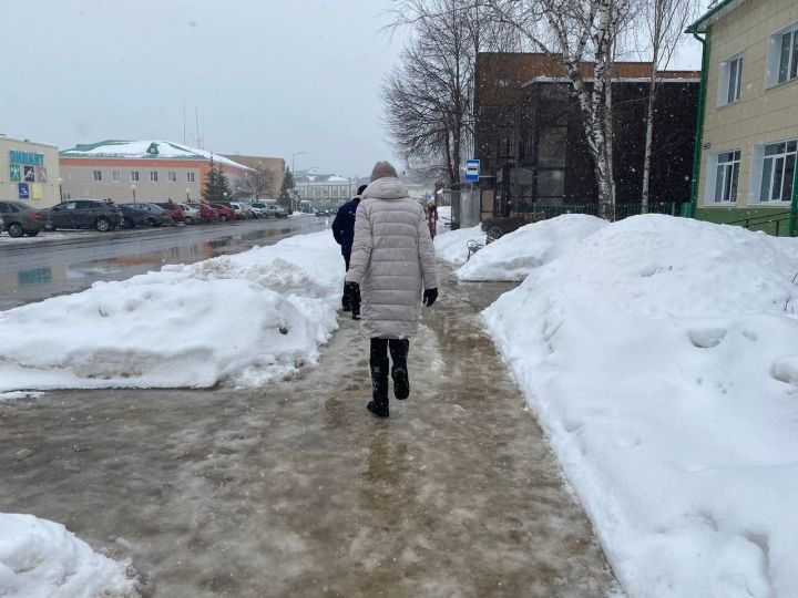 В Кукморском районе ожидается сильная гололедица на дорогах и до 2 градусов тепла