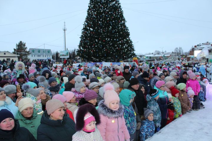 В Кукморе открытие главной елки состоится на следующей неделе