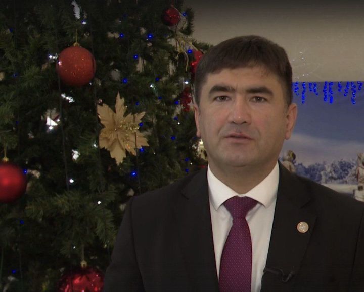 Сергей Димитриев поздравил жителей и гостей Кукморского района с наступающим Новым годом