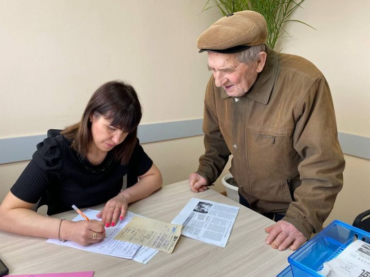 В редакция газеты «Хезмет даны» проходит День подписчика