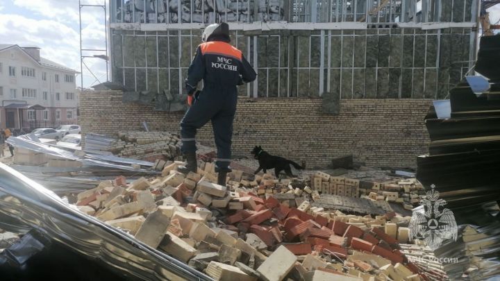 В деревне Куюки Татарстана обрушилась стена дома