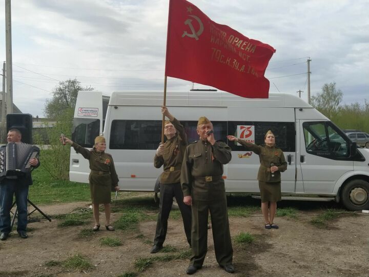 В Кукморе для ветеранов проведут концерты во дворах домов