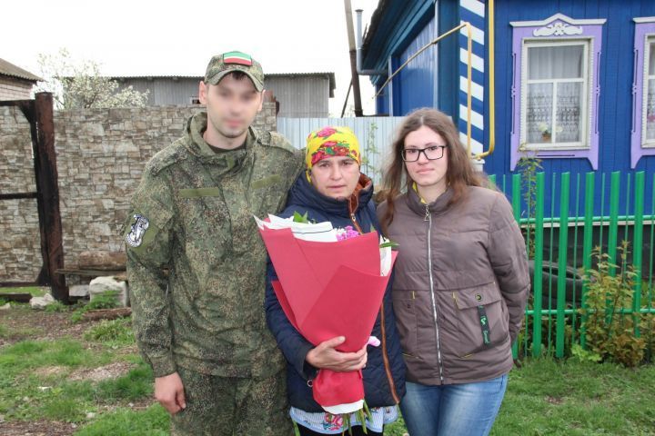 В Татарстане объявленный погибшим мобилизованный вернулся живым к семье