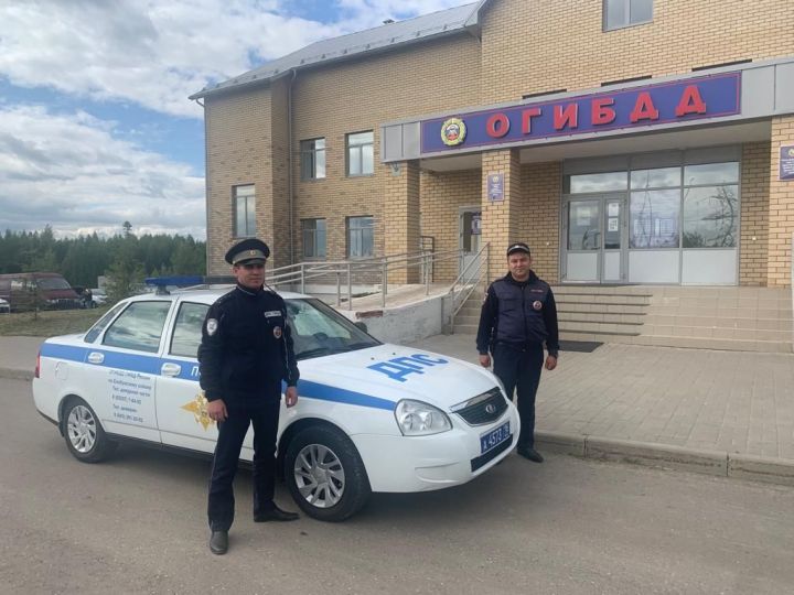 В Татарстане госавтоинспекторы спасли мужчину, истекавшего кровью