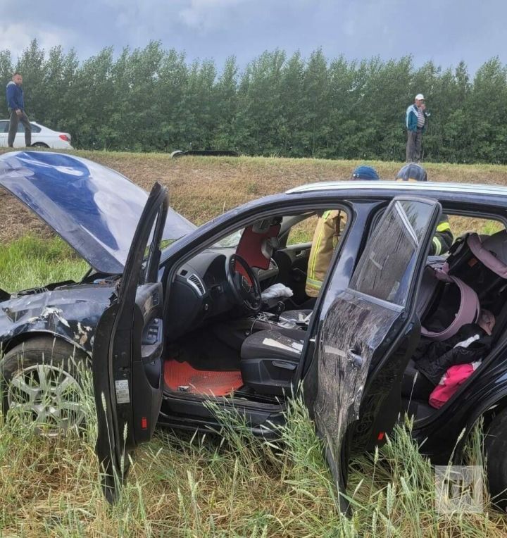 В Сабинском районе Татарстана в ДТП пострадали взрослый и младенец