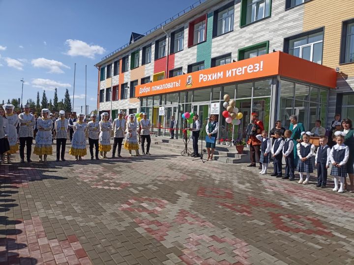 В деревне Большой Сардек Кукморского района после капремонта открыли гимназию