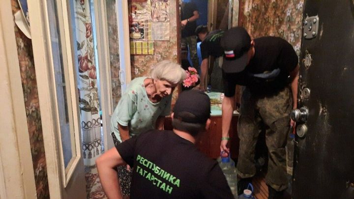 Глава «Форпоста» рассказал, как волонтеры помогают старикам и детям в подшефном Лисичанске