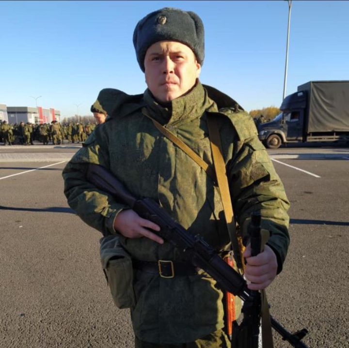 «Он всегда был терпеливым, общительным, отзывчивым». Мать — о погибшем в СВО сыне Айнуре Шарафиеве из Кукморского района