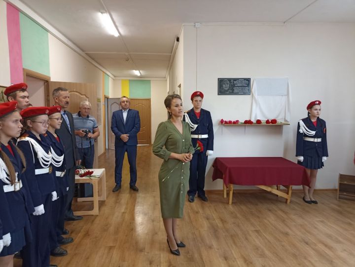 В Чарлинской школе открыли мемориальную доску памяти Героя Юрия Осенкова