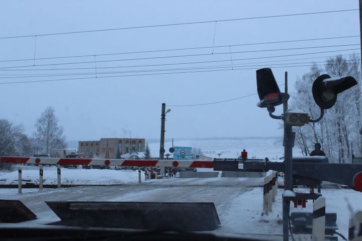 В Кукморе закрывается железнодорожный переезд