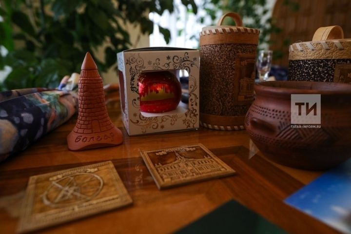 Предлагаем вам идеи подарков к наступающему году Змеи