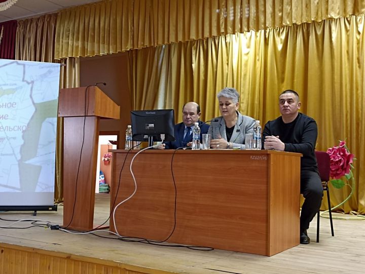Важашур җирлегендә хисап җыелышы үтте