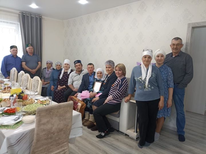 Югары Шәмәрдәннән Мөсәлимә апа Бикмөхәммәтова 90ны тутырды