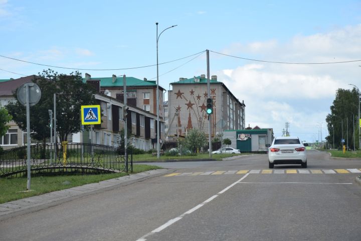 В пятницу в Кукморском районе ожидается сильный ветер и до +26 градусов