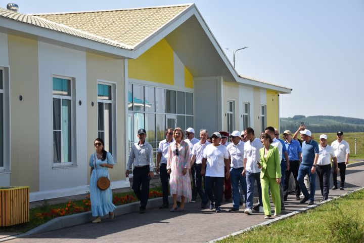 Татарстан Рәисе Рөстәм Миңнехановның Кукмара районына эш сәфәре «Нараткай» лагереннән башланды