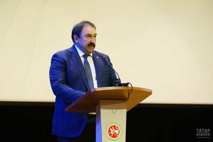 Алексей Песошин: Эчке эшләр министрлыгы хезмәткәрләрен һөнәри бәйрәмнәре белән котлыйм