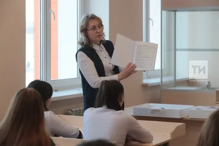 Педагогларның оклады ике минималь хезмәт хакыннан ким булмаска тиеш, ди Дәүләт Думасы депутатлары