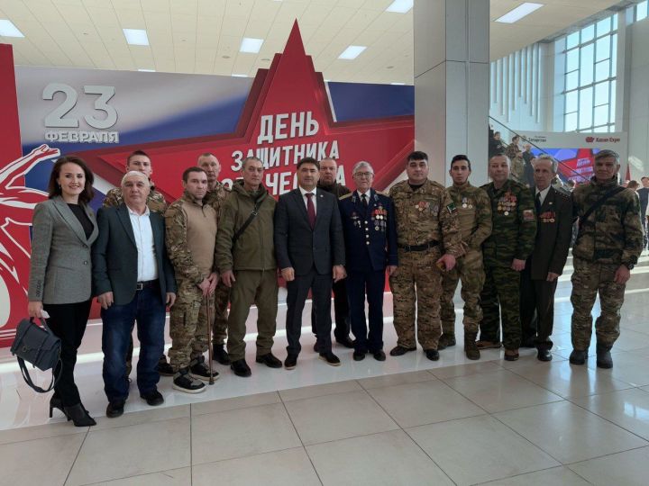 Делегация Кукморского района принимает участие на праздничном мероприятии в честь 80-летия Победы и Дня защитника Отечества в Казани
