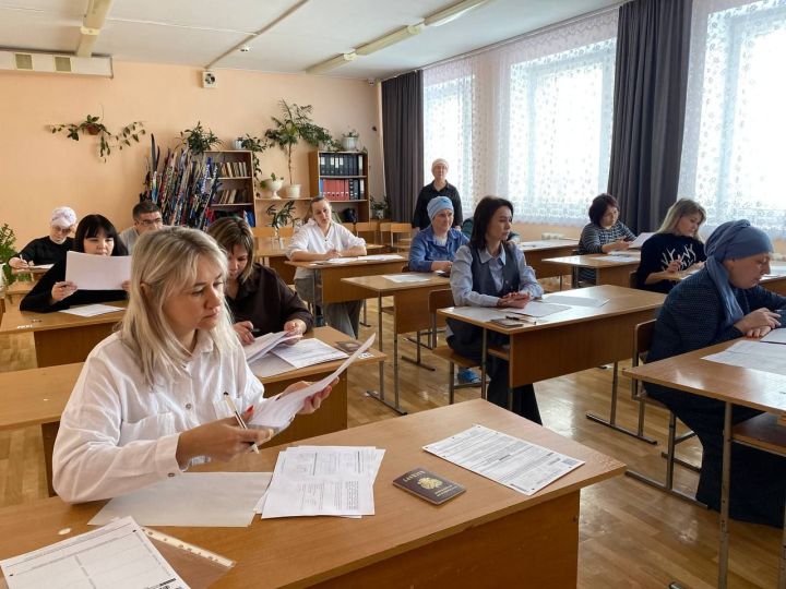 Кукмара укучыларының әти-әниләре математикадан БДИ тапшырды