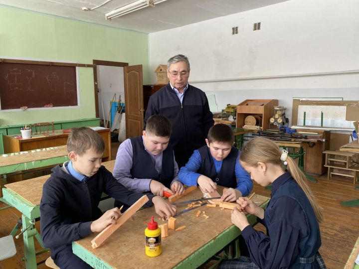 Учащихся Почкучукской средней школы ездят на багги, запускают ракеты
